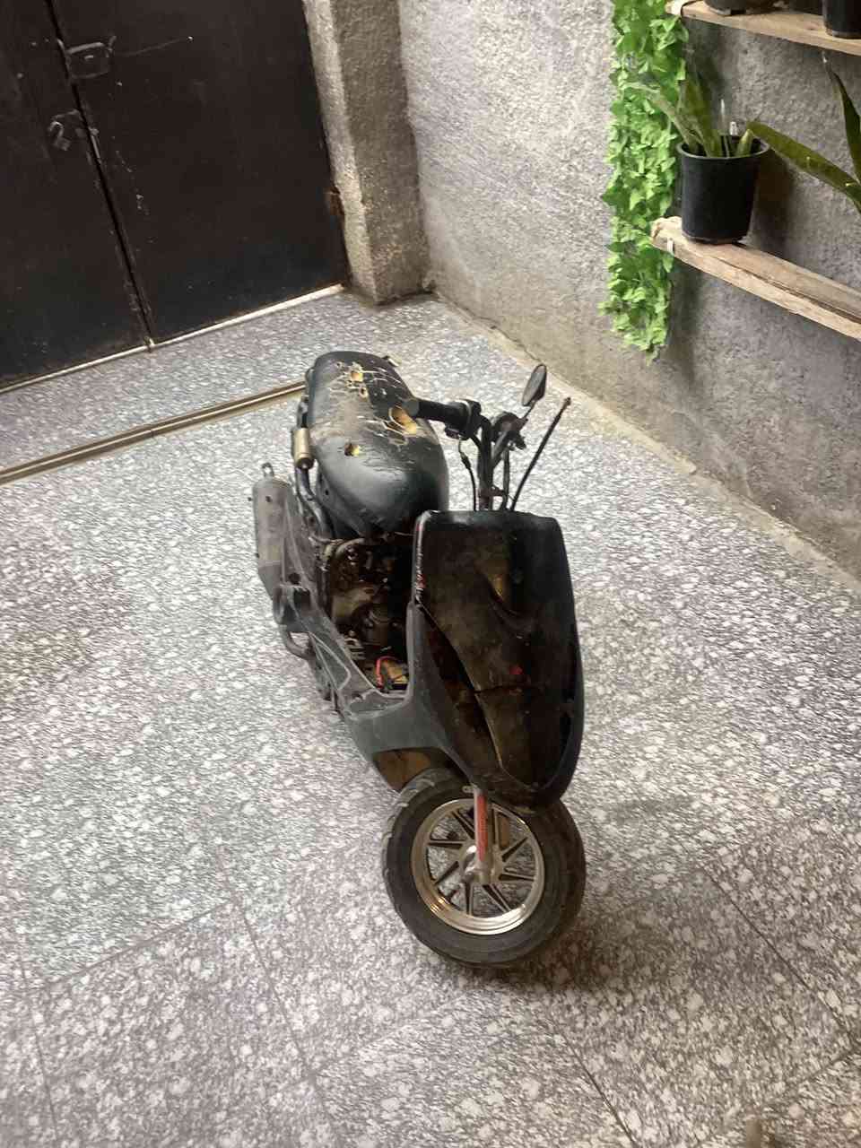 سلام عليكم ماكس عدله للبيع لدراجه طافيه ماعرف شنو السبب تجي تحمل وتروح لا تكلي شبيها الدراجه بلادي مكينه مال رمبه لكهربايات كلهن شغالات عوزه ترتيب السعر 225 قفل ربع مينزل بيها صالنصه صجمي عواني بغداد حي البتول *********** متواجد واتساب وفيس
