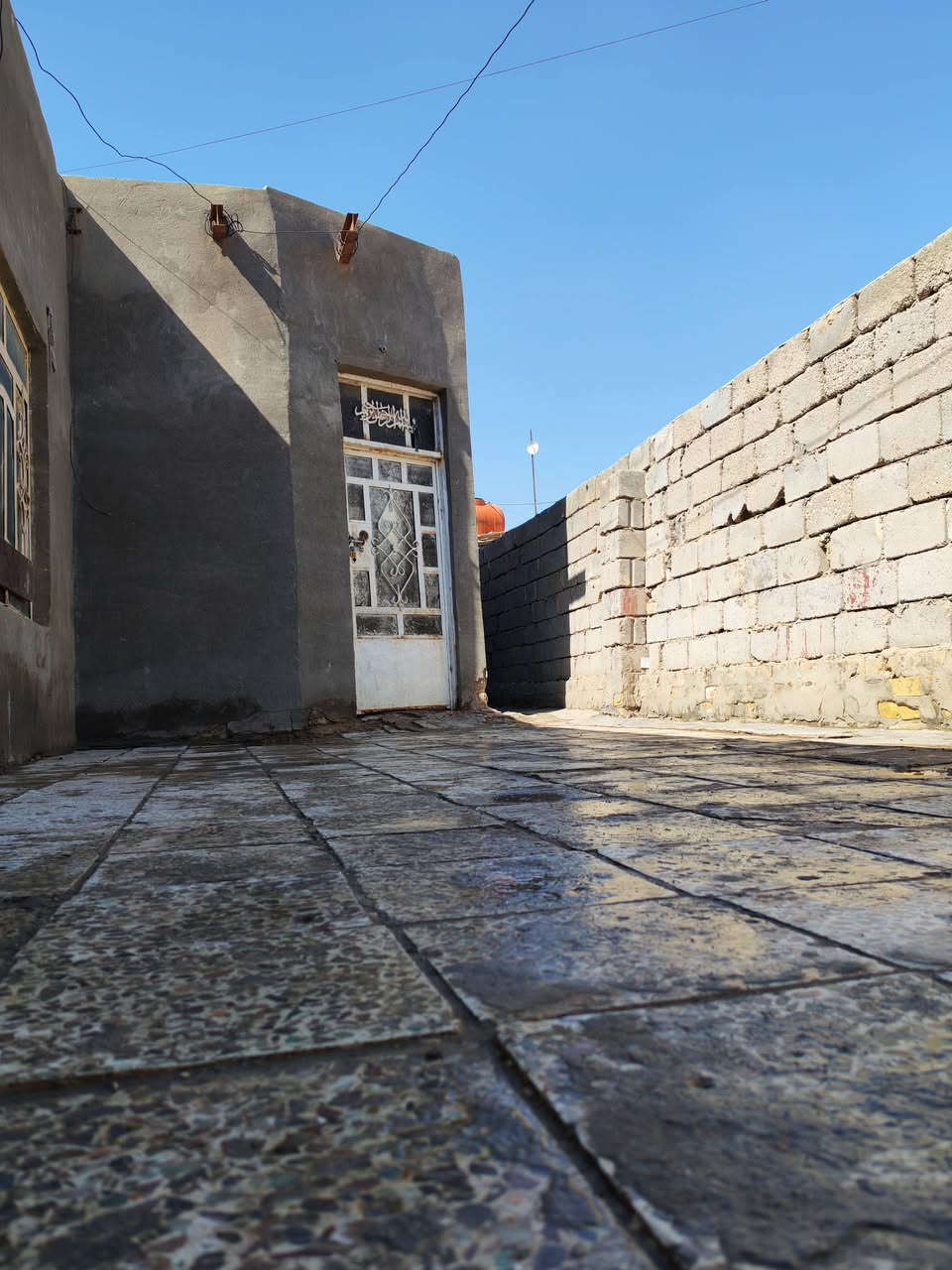 السلام عليكم
دار سكني للبيع مع الأرض
📍 الموقع: مدينة الحمزة – الحمزة الغربي
📐 المساحة: 200 متر مربع
🧾 نوع العقار:  زراعي (إصلاح زراعي)
البيت مرتب وموقعه ممتاز وقريب من الخدمات، فرصة مناسبة للسكن 
💰 السعر: 16 مليون دينار عراقي وقابل للتفاوض
   والبيع مستعجل 🔥
للاستفسار والمشاهدة على الخاص واتساب أو اتصال مباشر.
***********             ***********
