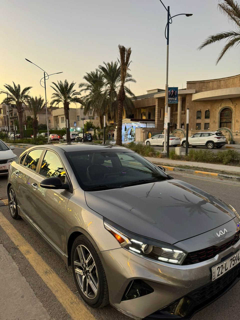 1_كيا _فورتي  GT_LINE  2022ارقام اربيل 
2_المكينه 2000 ماشيه52 الف  
3_بصمة لدات امامية+لدات خلفيةمري لون اسود+اشاير بالمري إنارة ترحيب عند لاقتراب من سيارةكشنات جلد+ مخمل مختومه بشعار GT line
+انارة داخليه
جنطة ذكية تفتح عند الاقتراب
رادارات امامية وخلفية وجانبية
توقف ذاتي تحديد مسار مانع انزلاق ستيرن حرف Dمختوم بختم GT line
شاشة كبيرة حجم 9ملم الحجم الجديد+نظام جديد
ثلاث وضعيات قيادة(Sport-Normal -Smart)
مثبت سرعة قياده ذاتيه
4_حادث باب سكن وجاملوغ ابدل  بدون دواخل ايرباك برده فقط العنوان بغداد اليرموك *********** بغداد, العراق
