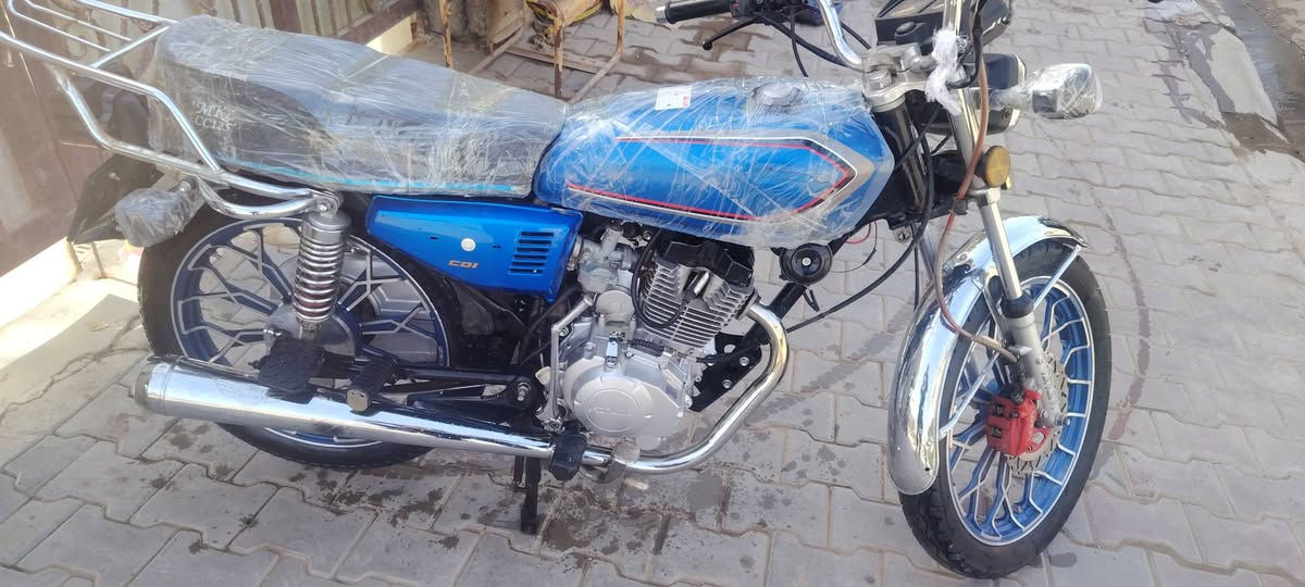 السلام عليكم  للبيع سفانه موديل 24 اوراق سكنر السعر 600وبيها مجال صويره حي العسكري ***********
