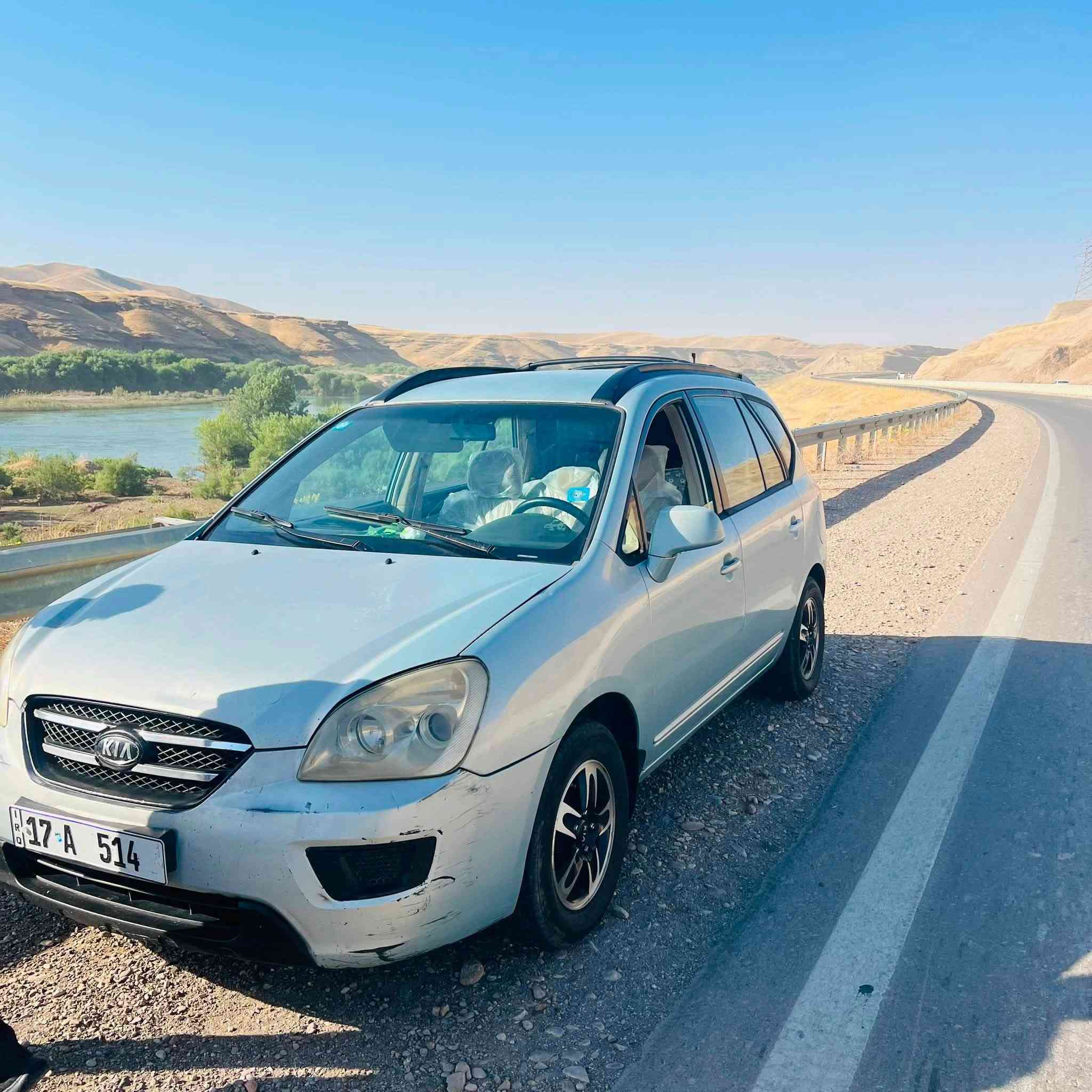 سلام عليكم كيه كارنز البيع رقم مثنى بئسمي تحويل مباشر موديل 2007خليجي مكينه 2000دوش كير عادي ماشيه 37الف حقيقي سياره حلو مامتعوبه بس بيه ملاحضات بسيطه سياره بيه  جارده بصيط سعر 85بيه مجال مكاني كربلاء ***********
