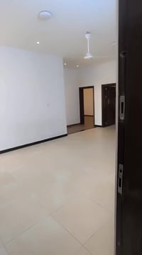 الديوانية حي الجامعة • مؤثثة • غرفتين