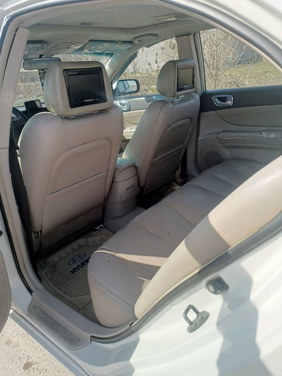 السلام عليكم سوناته للبيع موديل 2008 رقم بغداد دولي محرك كير خير من الله تبريد شغال تخم تاير جديد ماناقصه شي محرك الفين مصبوغه حزام للجماليه السعر 93وبيه مجال مكان صلاح الدين قضاء بلد تحويل مباشر 
***********
***********
