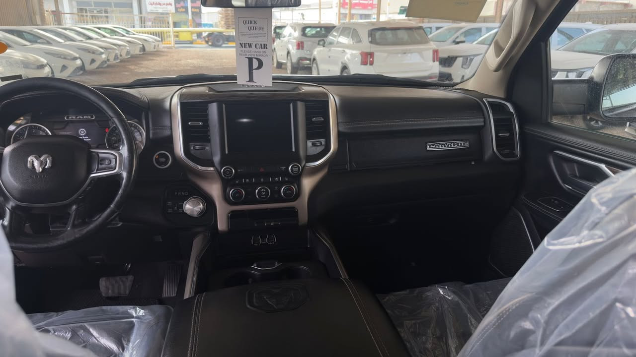 دوج رام فئه لارامي
موديل 2020
محرك ٥٧٠٠ 
داخل جلد 
كشنات تدفئه تبريد
شاشه وسط
مري شفط 

فور ويل 4x4
ستيرن هيتر 
ماشيه90الف  كيلو متر 
سياره جاهزه من كلشي 
حادث وصور واتساب إذا  عجبتك موجود الرقم واتصل 
كلشي واضح 
السعر200و مجال بسيط 
مكاني السماوة 
***********
