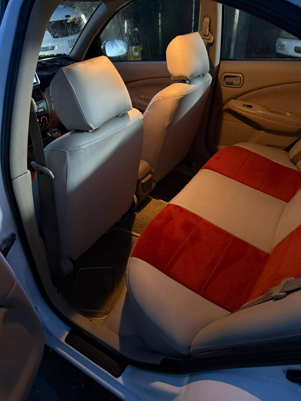 نيسان سني ٢٠٠٩ خليجي 
مكفوله كفاله عامه رقم بغداد انكليزي
ماشيه ١١٧ شرط حقيقي
السعر ١٢٢ بيه مجال
***********
