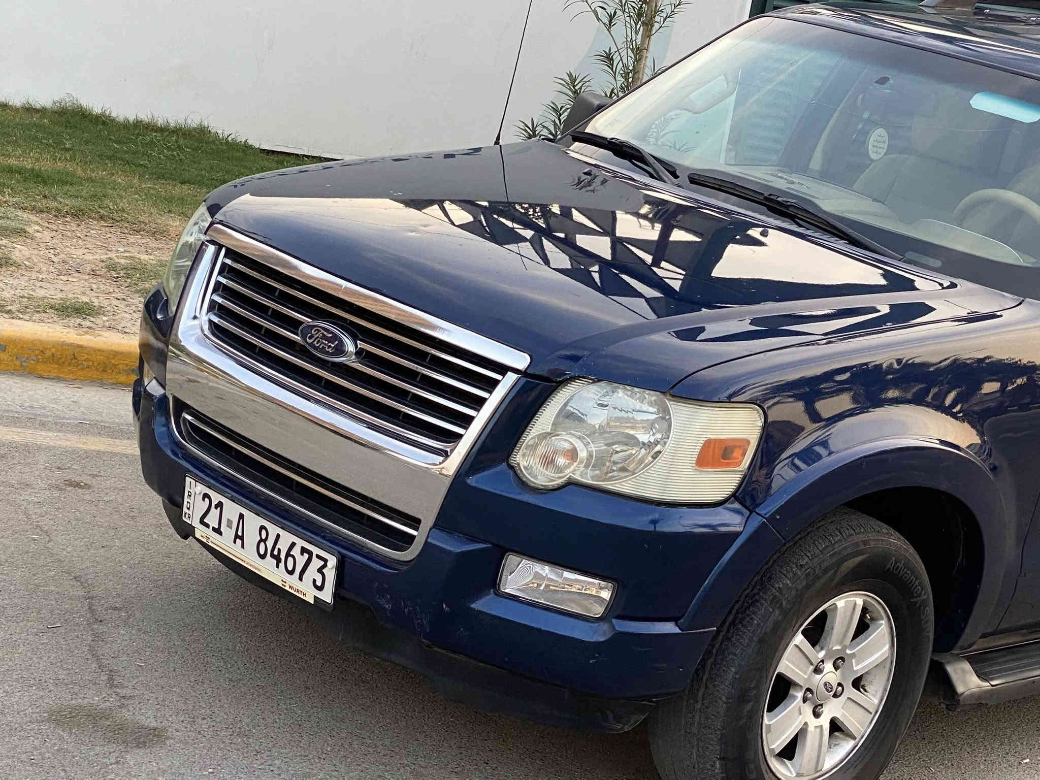 السلام عليكم 
للبيع 
فورد اكسبلورر2008 كلين بدون صبغ فقط دعاميات + بارد خفيف جدا ممبين 
مكينه سته سلندر
خمسه راكب 
قطعتين تبريد 
فور ويل 
تحكمات ستيرن 
كشن سايق كهرباء 
شاشه اندرويد+كاميرا 
رقم سلميانيه الدولي جديد 
تحويل ثاني يوم 
السعر 11000$ وبيها مجال
مكان السياره بغداد اليرموك اربع شوارع
***********
