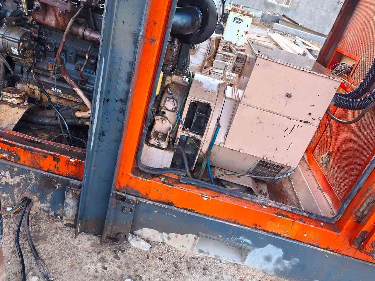 مولد 100KVA
للبيع
سوبر كاتم
مكفول ع الحمل
السعر ٢٨ ورقه
المكان النجف
للاستفسار ***********
