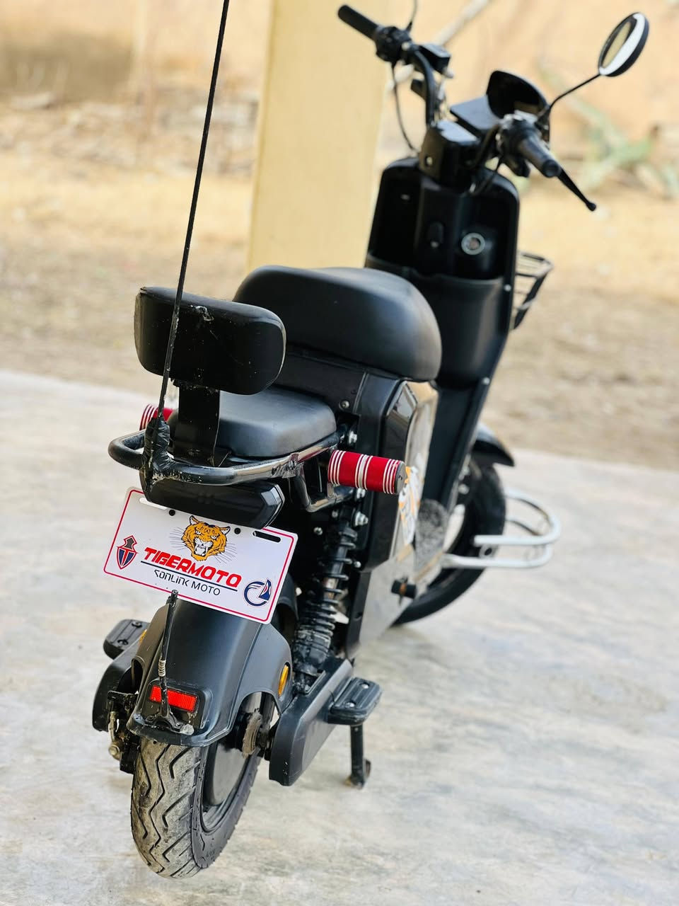 السلام عليكم
للبيع موطور R9 شركه الريان 
بعدو وضع شركه مستخدم شهر  
باتريات شرط شركه 
كهربايات شرط
اشاير يمين يسار
تشغيل عن بعد
بصه ±صويچ 
تواير جدد بعده شركه
السعر 475 وبي مجال شي قليل 

..***********..
