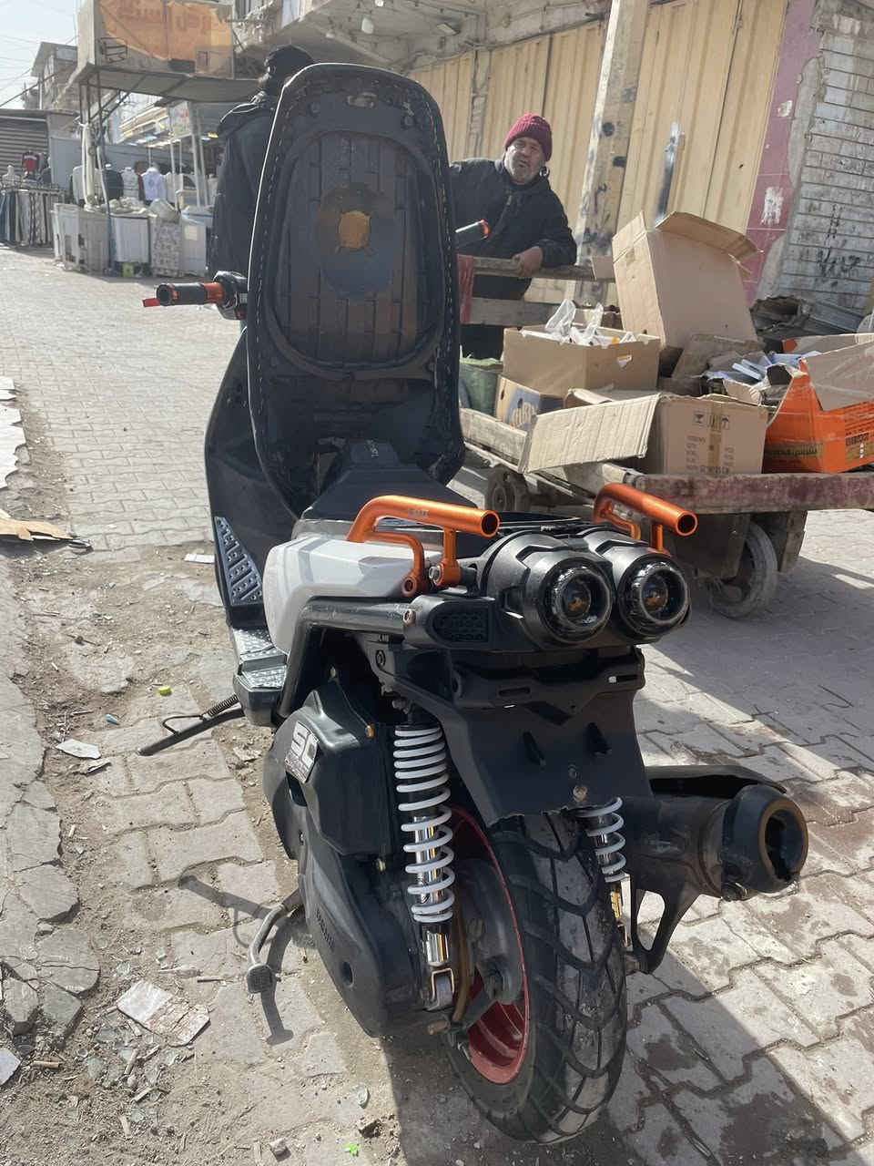 سلام عليكم شباب سكنس 🏍️جبلي مكفوله مكينه  خرسه 🔕وكفر مختم وكهربائيات شغاله عالي ناصي💡 هورن سعر مليون و١٠٠ بيها مجال حك جيه ع مدينه الصدر هـ***********
