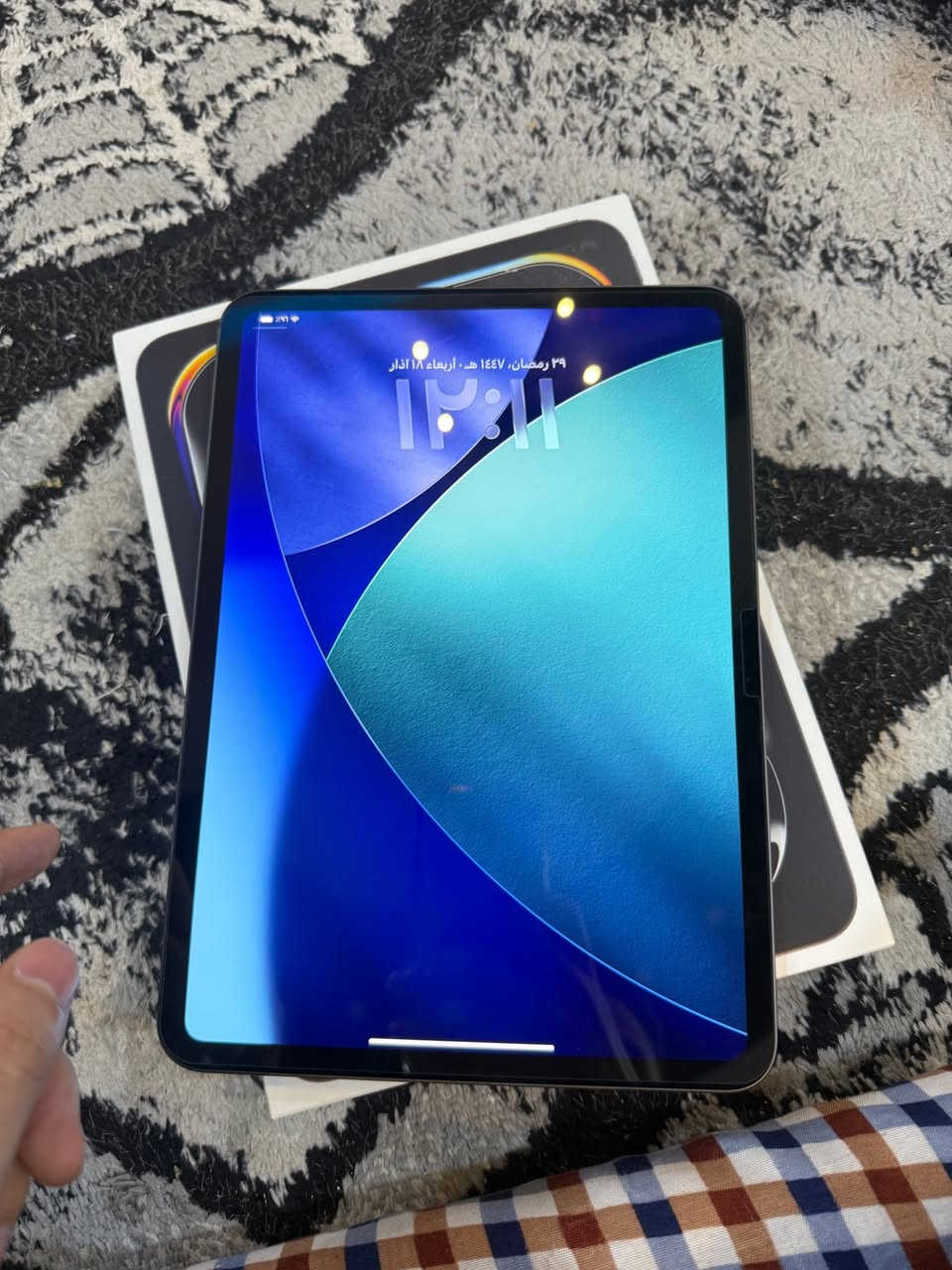 للبيع آيباد برو M5 حجم 11 إنج 256GB بحالة الوكالة (مكفول بالضمان تاريخ انتهاء الضمان 2027-2-20) أحدث إصدار من شركة آبل للبيع، الجهاز استخدام قليل جداً وبحالة الوكالة (شخط واحد ما بي )
الشاشة: Ultra Retina Tandem OLED (أجمل شاشة تابلت بالعالم) البطارية: ممتازة جداً (عدد دورات الشحن 64 دورة فقط يعني ١٠٠٪؜)الضمان: الجهاز لا يزال داخل فترة الضمان الرسمي (مكفول)الملحقات: الكارتون وكافة ملحقاته الأصلية السعر المطلوب: 1,300,000 دينار عراقي وبي مجال قليل 
مكاني الموصل جانب الايسر ***********
