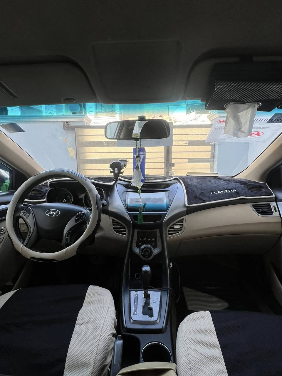 السلام عليكم
النترا موديل 2013 رقم بغداد كفاله عامه ماعده الدوسات صبغ 

رقم بغداد الدولي السياره بسمنا سنوية جديده لل 2032 هزة جديده مكينة 1600 دوش كفاله كير كفاله 
شاشة 
كامرا دواره 
تحكم ستيرن 
منظومة زينون 
3 انظمة قيادة 

السعر 112 وبيهة مجال 
ديالى خان بني سعد 

‭0772 666 0792‬
