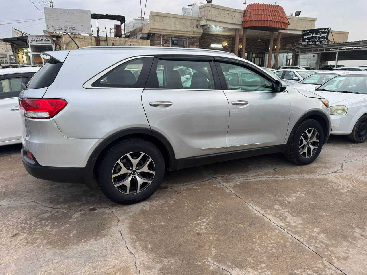 ***********
كياسورينتو 2017
امريكي 
نيو جملغ پشتئ لاي سكن صبوغ  
گير مكينه شه رت 
ج ارباگ نه به قينه 
تحويل وكاله شه رت 
 رقم وسنوي حتا 2031
   مصرف تيدا نيه
0750(4933360) أربيل, العراق
