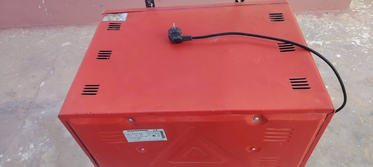 فرن كهربائي نظيف جدا/***********
