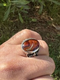 خاتم تحفه من العقيق اليماني الحر الغير مجمر مصور متوج بصياغه جميلة فنج...