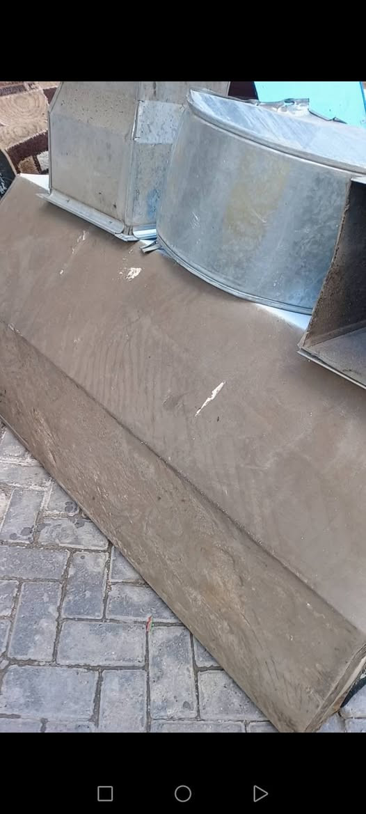 اغراض مطعم دكتات 2مفصخات واحد طول 4مترات والثاني مترتين

ساحبه ضخمه عملاقه صناعيه

وسنك
 كلهن ب140وبيهن مجال للشراي

***********
