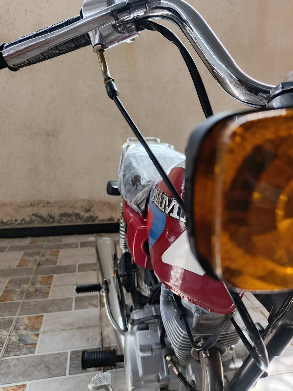 سلام عليكم دراجه تعمير جديد دراجه ادوات مكفوليه نامه شلامجه دراجه مفوله سعر 850 وبيه مجال لشراي الاسفسار ***********

