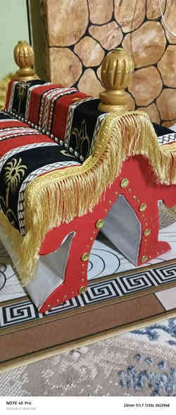 تكيه ديوان عربي قماش سوري تغليف جلد وتنجيم *********** عمارة
