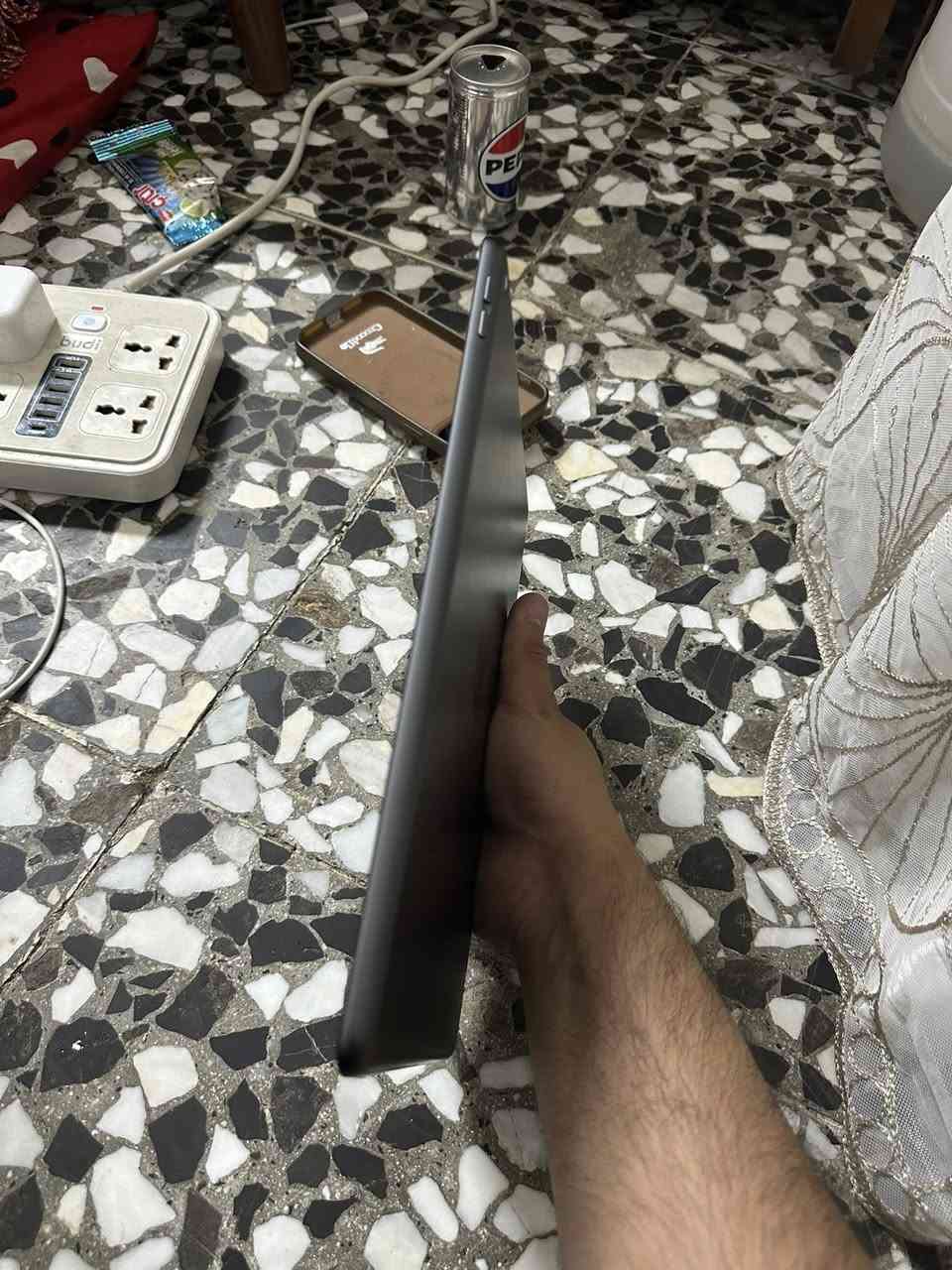 ايباد 9
ذاكره 64
نظافه 90 
جهاز كلش حلو
بطاريه 93
جهاز كلش نضيف
مبدل بيه فقط كلاس الي هوه لبلازمه وبصمه واكفه
بس مبدله اصليه 
سعر 200
تواصل ***********فقط وتساب
مكاني بغداد مدينه الصدر
