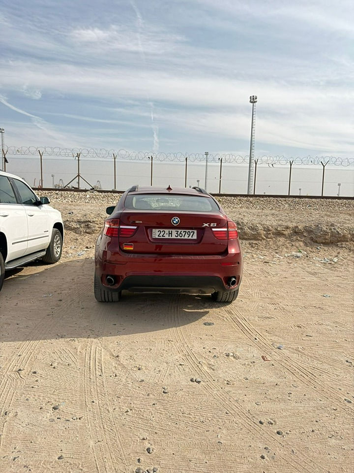 السلام عليكم 
BMW X6  
موديل 2014 اربيل رقم وسنوية جديدة سيارة مكفولة من الضربة موجود السونار رافقه وية الصور 
مواصفات بيه كلش هواي معروفة عند الجناي بي ام 
تخم تاير تايوان هسة شادة 
سيارة جاهزة من كلشي كير ومحرك وحدادية تبريد اي نقص ما بيه 
وبديهة كلش نظيف 
دواخله ماروني كلش جديدة بطاين بيبان دشبول . سستم صوت 6 اقراص . كشناته ماروني نضيفات كلش 
السيارة بالبصرة 
السعر 220 ورقة وبيه مجال قليل
***********
