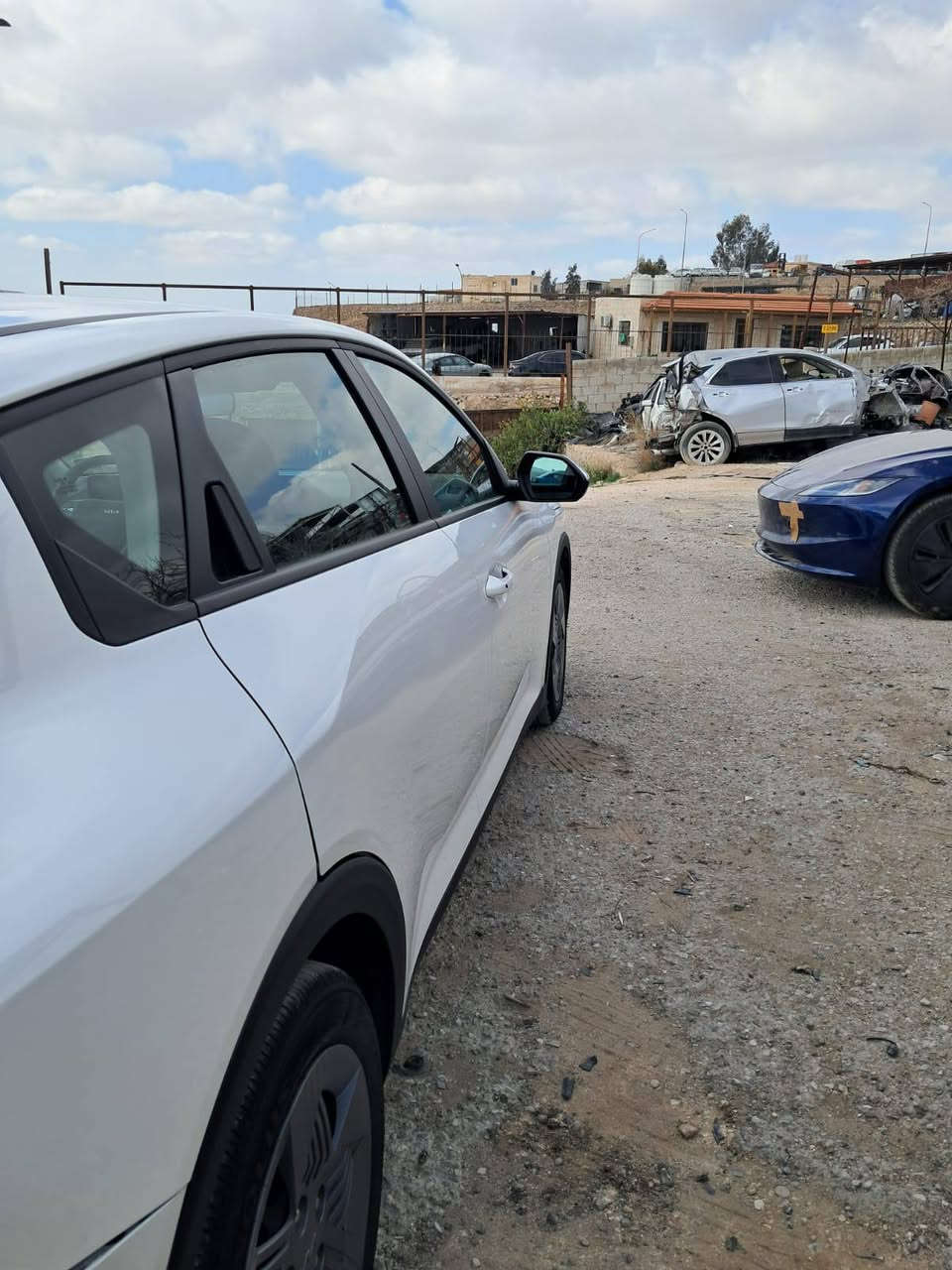 سلام عليكم البيع كيا K4 وارد امريكي موديل2025 لون أبيض بدون دواخل وبدون أي ايرباك 
المواصفات:
 بصمة / هندبريك دكمة /   لايت LED  / مكينة 2000 دوش / شاشة كبيرة متصلة ديجتال / اوتو هولد / LED امامي وخلفي / قيادة ذاتية / كامرة دوارة / رادار تعديل مسار / اوتو بريك / رادار جانبي / مود درايف / تحكم ستيرن / كروس سرعة /مانع انزلاق / بلوتوث / اواكس / USB
سياره، حاليا ب عمان منطقه الحرة تدخل حرة او كتاب شهداء عنوان بغداد عنوان نقل شارع فلسطين شركة ناقل الفضي قرب نادي تركمان استفسار اتصل
***********
