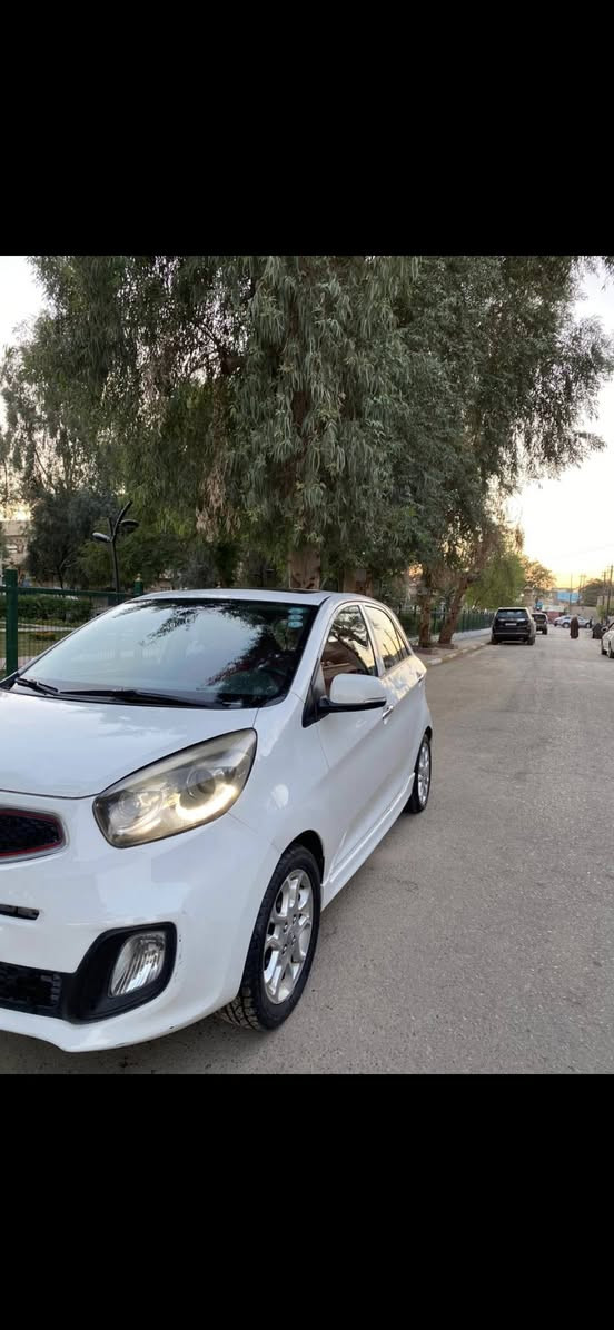 سلام عليكم 
كيا بيكانتو 2015 Gte line فول مواصفات 1/1
محرك جبير ٤ سلندر مواصفات فتحه بصمه لدات امامي خلفي كشنات جلد ومخمل تحكمات ستيرن حساس خلفي يدات نيكل اشاير بلمري مري شفط شاشه كاميرا تبريد بيانو فول اعلى مواصفات بدون صبغ بيها مكانين بارد صغار ممبينات رقم اربيل تريد تحويل او وكاله السعر 92 وبيها مجال مكان سيارة بغداد دورة للاتصال ***********/***********
