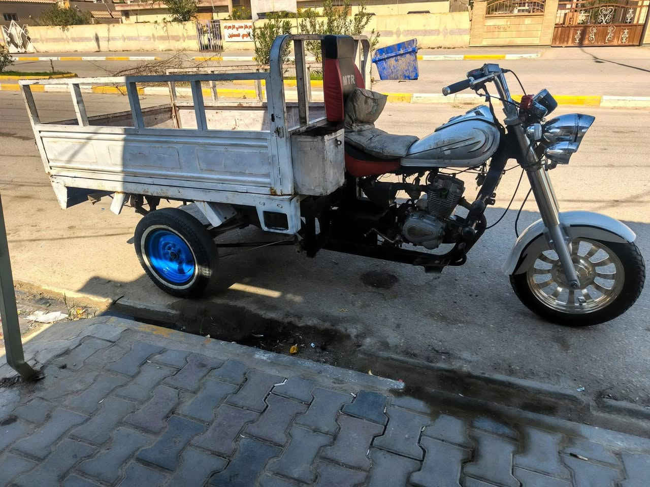 السلام عليكم ستوته امتيار للبيع  مديل 2009 شاصي مكفول مقدم جديد تواير خطه  رقم اسود وسنويه راعي موجود بحي الحكم مكاني رميثة ***********
