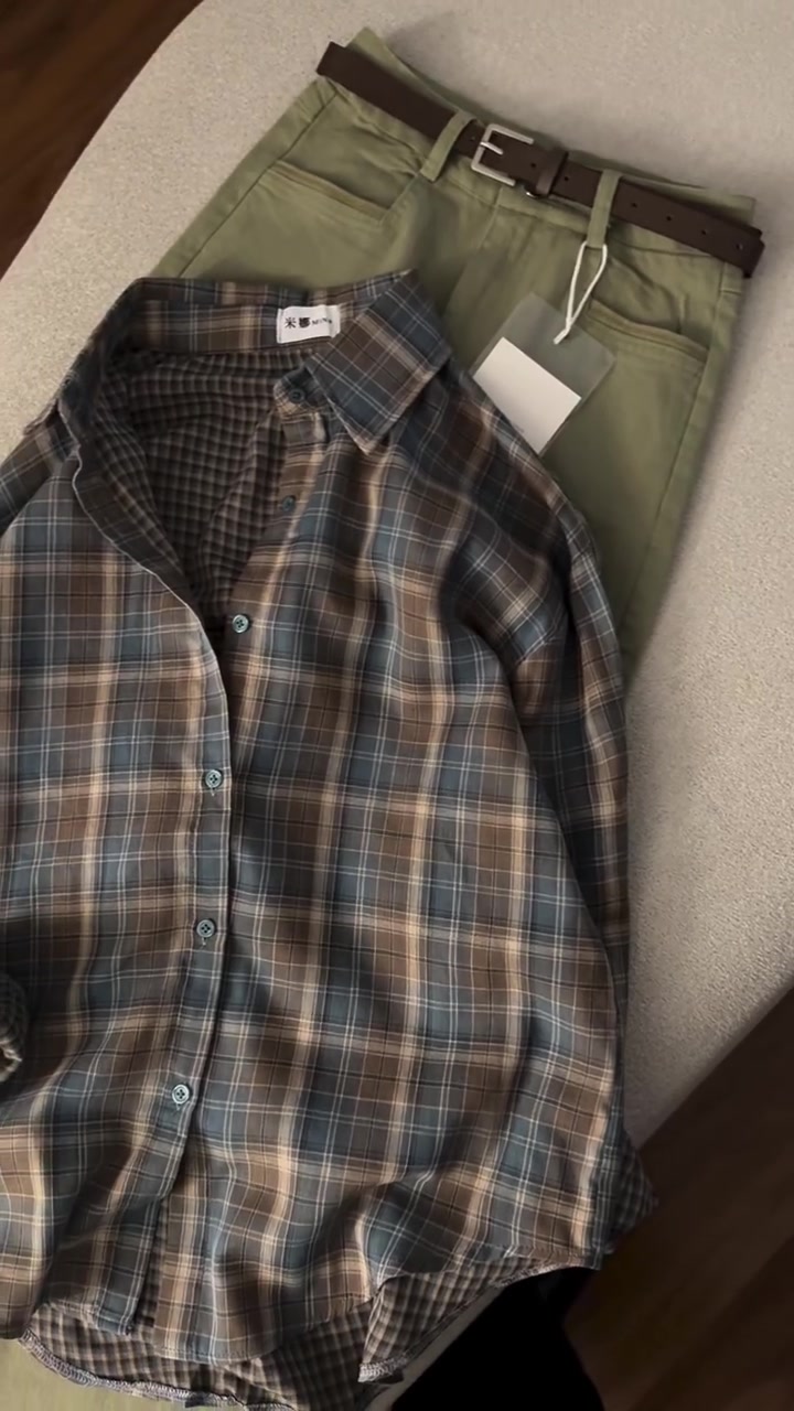 تكرار لكثره الطلب عليه❤️
سعر القميص 30 الف طول يغطي الورك كامل 75cm
كيلوت سعر 30 الف
مقاسات 36-38-40-42-44
خامه القميص كلش بارده بنات وما تحب كوي 😍


**إذا كنت صاحب هذا الإعلان وتريد حذفه لأي سبب، رجاءا أرسل رسالة إلى الدعم الفني**