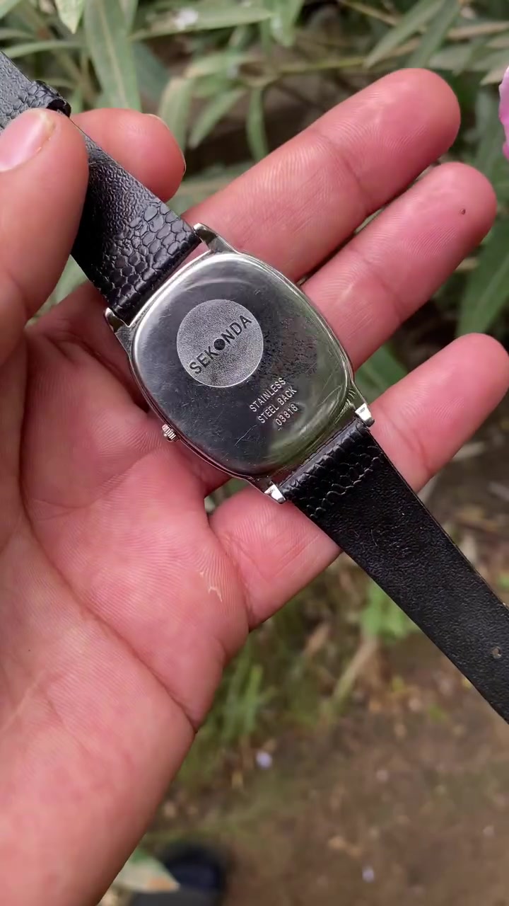 ساعة Sekonda
سيكوندا موديل تانك كلاسك

ستانلس ستيل نافذه لتاريخ عند رقم6

أبعادها 33/44 سير سويسري اصلي 

نظافه ممتازه جداً 

سعر 50 الف يتوفر توصيل


**إذا كنت صاحب هذا الإعلان وتريد حذفه لأي سبب، رجاءا أرسل رسالة إلى الدعم الفني**