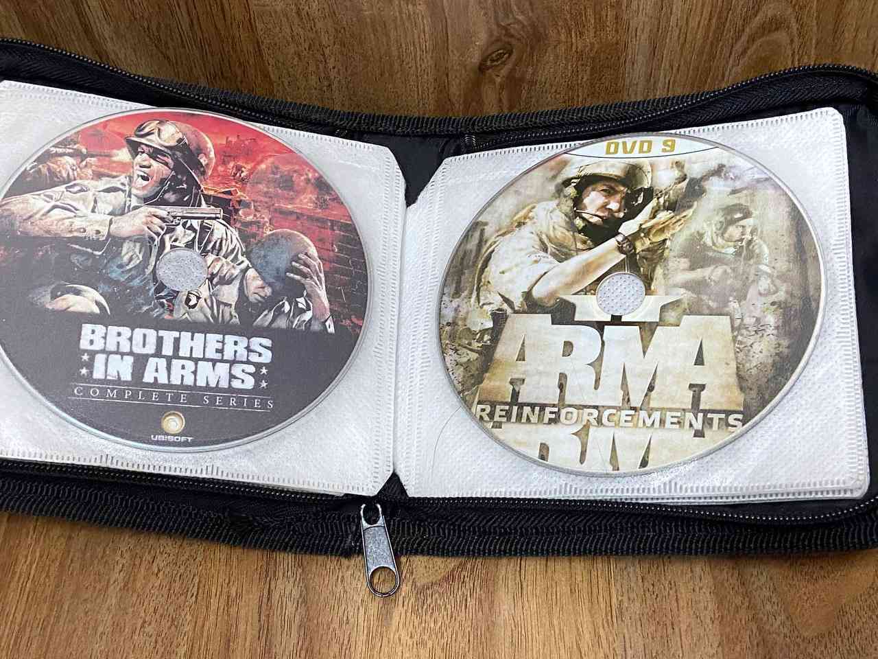 ٢٤ قرص العاب حاسبة مع حافظة اصلي بالة .
السعر ١٥،٠٠٠ دينار . 
متوغر توصيل .


**إذا كنت صاحب هذا الإعلان وتريد حذفه لأي سبب، رجاءا أرسل رسالة إلى الدعم الفني**