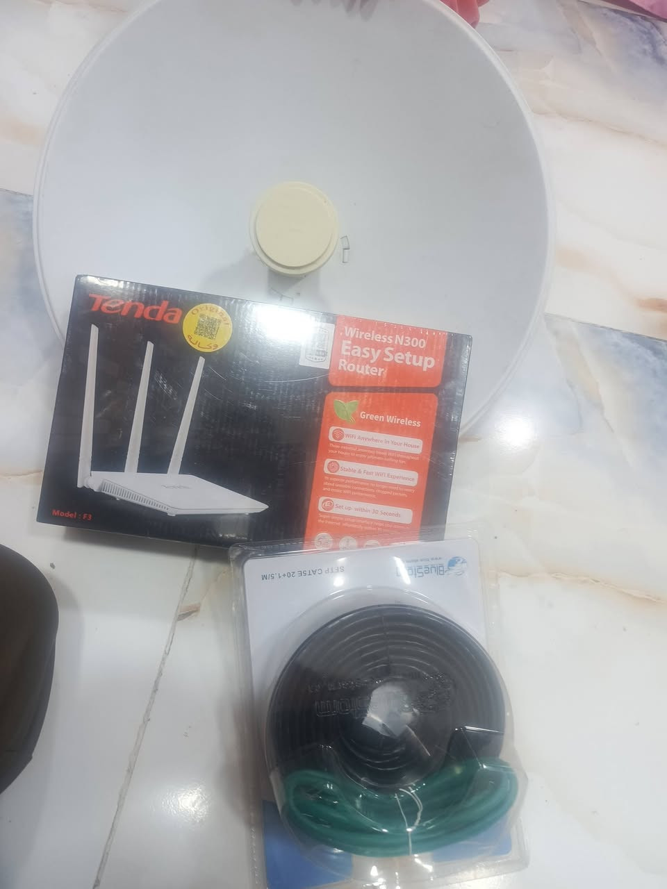 متاح سلام عليكم 
راوترجديد صحن مستعمل قليل  واير جديد السعر 110قفل بابل حله معميره اتصال ، *********** ما متواجد على الفيس
