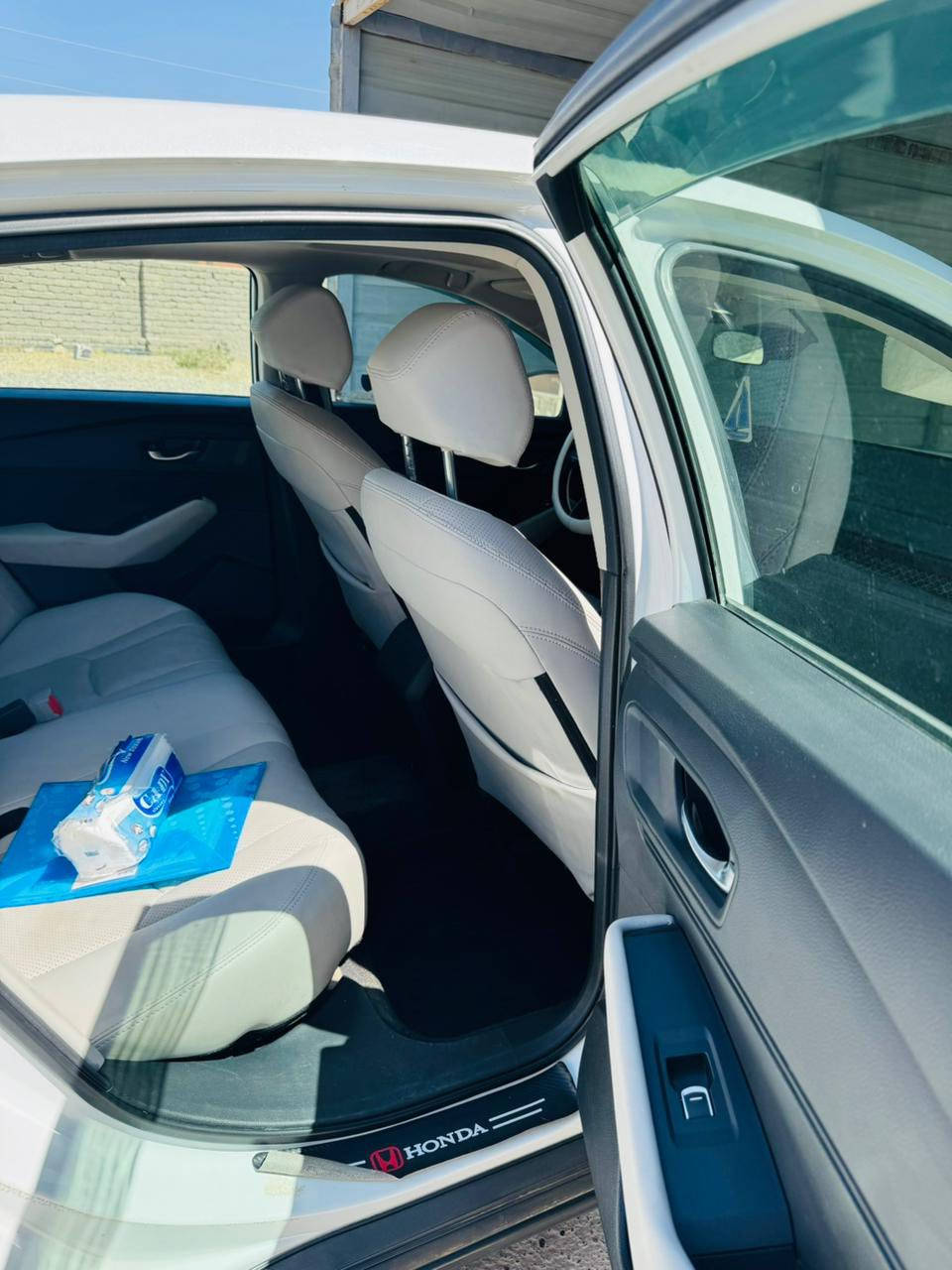 مرخصة مدير الكروب المحترم
🟥 متوفر هوندا اكورد موديل 24 لون ابيض صدفي كلش حلوه سياره مناقصها كلشي كامل ومصلح وجاهز مرقم بغداد ماشيه 28 الف مايل 

ضررها جنطه ومصلحه كامله 

شرط الفحص وين ميعجب المشتري 

السعر  بلاش /// 197 وبيها مجال شويه 

 للاستفسار الاتصال على الرقم/

 مكان السياره/ بغداد

*********** اتصال
