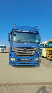 مرسيدس اكتروس • موديل 2012 • ثلاجه داخل