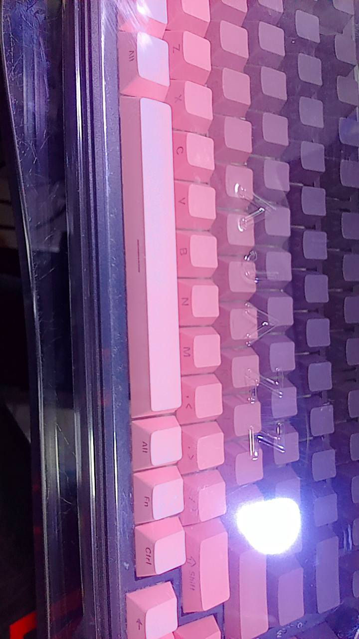 لوحة مفاتيح ميكانيكية للألعاب (Mechanical Gaming Keyboard) من العلامة التجارية الشهيرةAJAZZ، وتحديداً من سلسلة لوحات المفاتيح التي تأتي بتدرج الألوان الوردي (Gradient Pink) مع إضاءة RGB الخلفية


**إذا كنت صاحب هذا الإعلان وتريد حذفه لأي سبب، رجاءا أرسل رسالة إلى الدعم الفني**