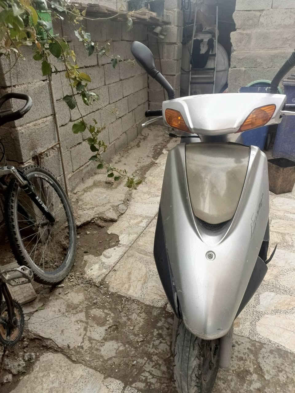 السلام عليكم ورحمة
دراجه بريز منفيس عقد شراء من معرض 
نكره سالف  هندر كلشي شغال 
مكاني بغداد  سعر400


**إذا كنت صاحب هذا الإعلان وتريد حذفه لأي سبب، رجاءا أرسل رسالة إلى الدعم الفني**