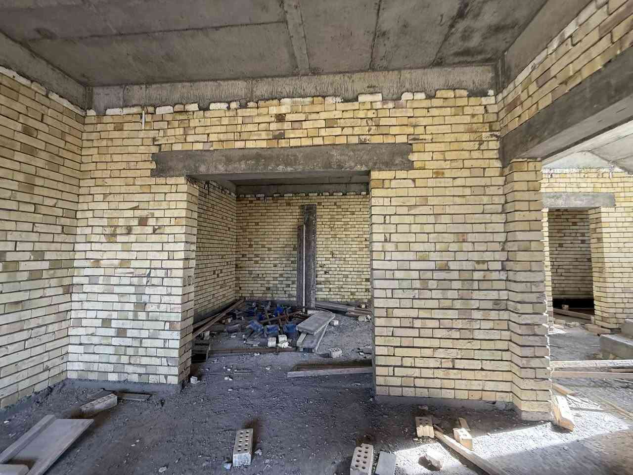 وحدات سكنية للبيع – مجمع الأطباء / مجمع هادي علوان 🏡
📍 الموقع:
الركن ومجاور الركن – مجمع الأطباء / مجمع هادي علوان

📐 مساحة الوحدة السكنية: 250 م
🏠 مساحة البناء: 180 م

🔹 تفاصيل وحدة السكنيه  الركن:
• السعر الكلي: 148 مليون
• سعر الإخلاء: 20 مليون
• واصل دفعات: 15 مليون

🔹 تفاصيل وحدة  السكنيه المجاور للركن:
• السعر الكلي: 148 مليون
• سعر الإخلاء: 15 مليون
• واصل دفعات: 15 مليون
المساحه الكليه 500 متر ب اسمي العقد تحويل بالشركه للمشتري

📞 للاستفسار:***********
