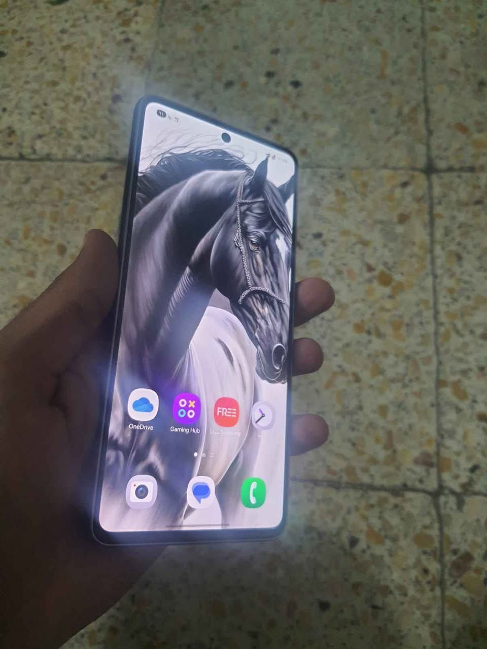 سامسونك a73 5g  ذاكرة 256 سعر 250 بيع او مراوس جهاز مكفول فقط ضهر مالته مثل ما مبين بلصور تعبان شوي مكاني بغداد الكمالية فقط جهاز بدون غراض *********** بغداد, العراق

