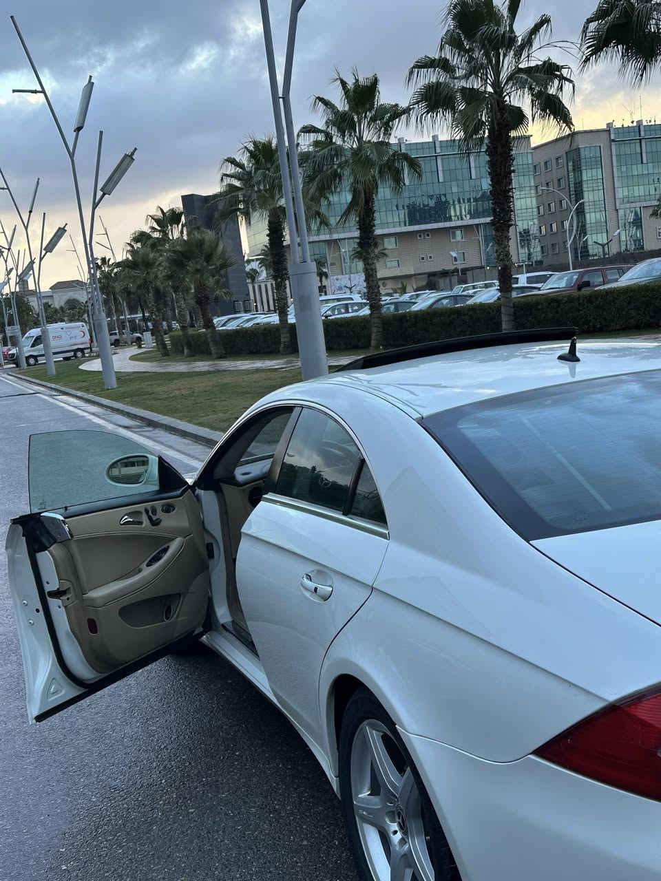 مارسدیس راغب علامە مۆ دیل ٢٠٠٧ حجم 350 6  پستن سلایدناوزە ردپە ردە ٥بە سمە vip قپات مواصفات پشتوپیش کە پس بلیلاد تە نها ٢پارچە ونیوی بۆ یاغی عیراقی هە یە بئ ژوورئ تابلئ یی سیارە یە کی پاکە لە سە ردە قی خۆ یی ماوە بئ کیشە یە رقموسنوی نوئ یە گیرمە کینە وکارە بایات هە مووی بە شە رت نرخی ١١٥ورە قە ومجال.
***********
