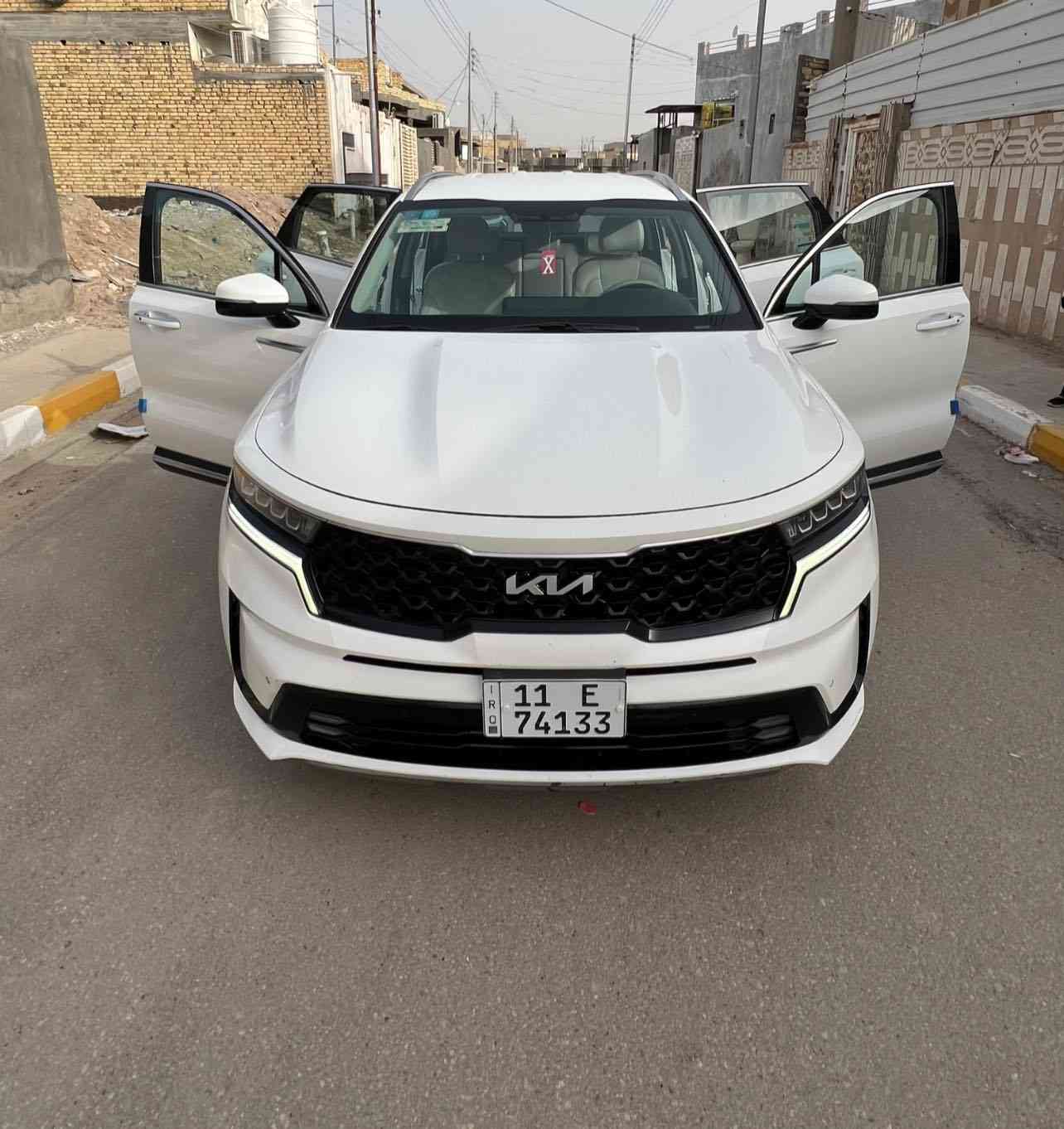 السلام عليكم
كيا سورنتو 2022 خليجي كفالة عامة 
السيارة حيل نظيفة ورقم بغداد ماشيه 108km 
مواصفات الخليجي معروفه فول عدا البانورما
289$ وبيه مجال للشراي تحويل ثاني يوم
للإستفسار اكثر:***********
