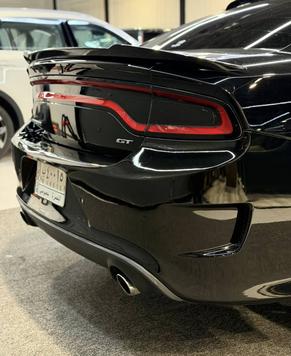 السلام عليكم
دوج جارجر GT 2019 
مواصفات السيارة :•
(1) محرك 6 سلندر  3600 
(2) تو ويل 
(3) شاشة الجبيرة + شفتات ستيرن 
(4) كامرا خلفية + حساسات خلفية +       هيترات بالمري 
(5) كشنات حضن + كشنات جلد بيجي + كشنات امامية كهرباء 
(6) سستم صوت ALBiNE
(7) انظمة قيادة  Sport + super track
(8) ويل كب 20 بلاد 
(9) تشغيل عن بعد 

وبعد بيه مواصفات السيارة وارد امريكي حادثه دعامية الخلفية فقط وبارد بل جاملغ الامامي ضربته بل بصره وبارد فقط على كد شبر  والدعامية نفسه راجعه شغل درجة اولى مكاني البصرة السعر 243 للاستفسار 
***********
