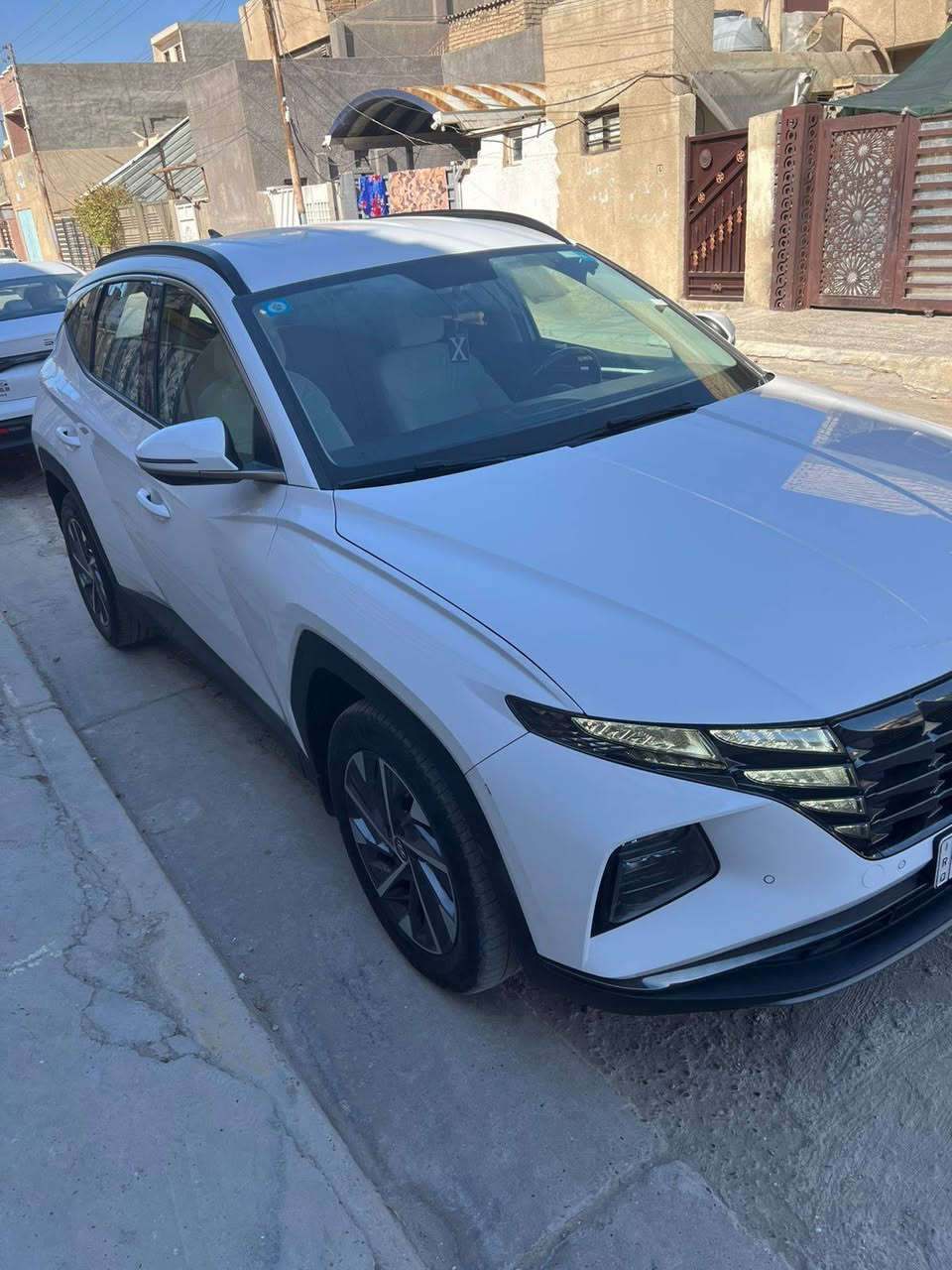 هيونداي توسان موديل 2024 اللون: أبيض. الحالة: بحالة الشركة ممتازة من جميع النواحي. المواصفات: فول مواصفات عدا فتحة السقف، تشمل كافة الكماليات والأنظمة الحديثة. رقم السيارة: بغداد. السعر: 22٫000 دولار  مع وجود مجال بسيط للتفاوض للجادين فقط. للتواصل: يرجى الاتصال على الرقم ***********
