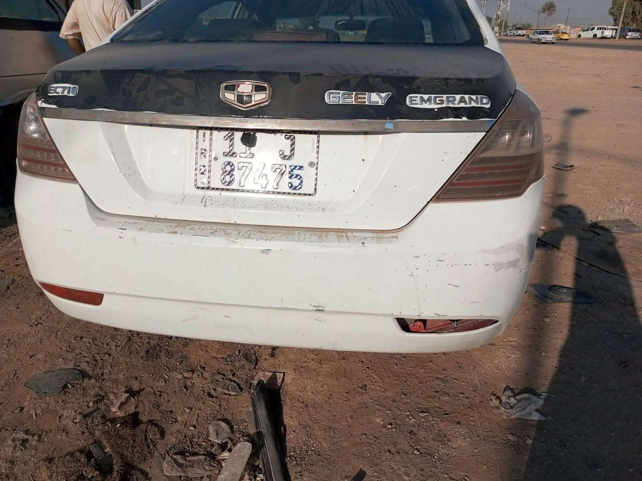 السلام عليكم سيارة ام كراند للبيع مكينه بحاله جيده والكير بيه خربطه بالكهرباء تبريد ثلج رقم بغداد  انكليزي صاحبها موجود العنوان ابوغريب رقم الموبايل***********
