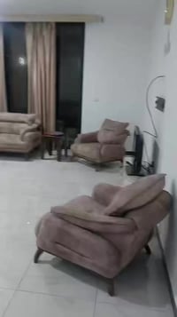 شقة للايجار بداخل مجمع المنصور ستي  طابق ثالث مؤثثه بلكامل للاتصال  ٠٧...