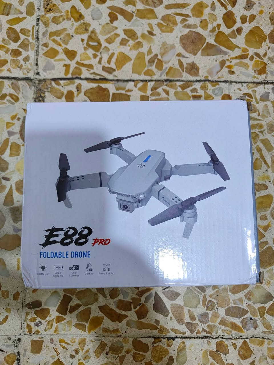 الكمية محدوده جدا والسعر بلاش  20 الف مع التوصيل لحك اكتب تم وحصل قطعة
درون يجنن جديد لوك تعليمي شرط الشغل والطيران ينربط عالموبايل تصوير فيديو وصور والسعر واصل لباب بيتك 
توصيل متوفر لكل المحافظات


**إذا كنت صاحب هذا الإعلان وتريد حذفه لأي سبب، رجاءا أرسل رسالة إلى الدعم الفني**