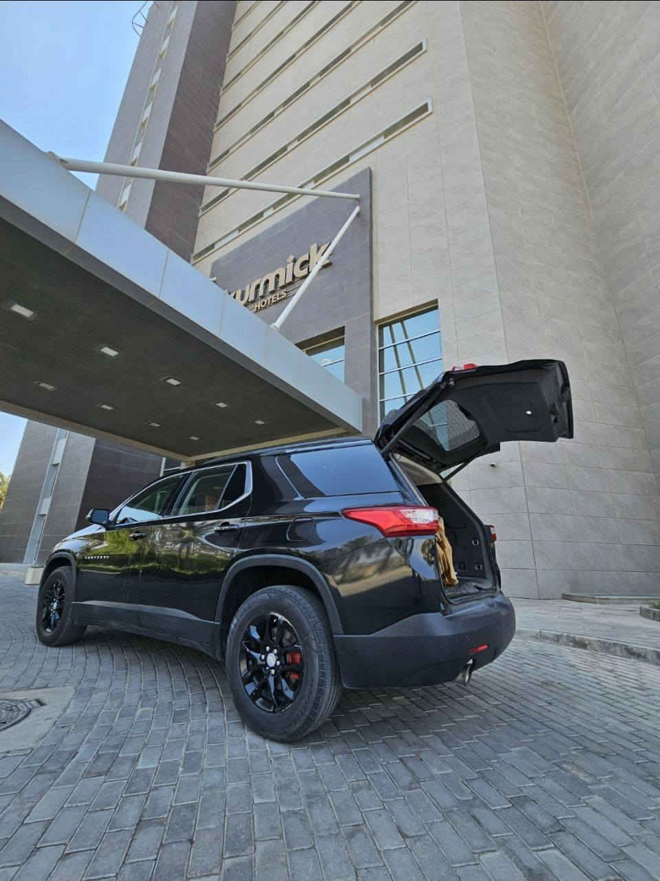 سيارة شيفروليه ترافرس 2021
اسود اللون 
محرك V6 سعة 3.6 لتر 
شاشات لمس 7 أو 8 بوصات
ودعم Apple CarPlay وAndroid Auto، وميزات أمان متقدمة مثل التحذير من الاصطدام ومراقبة النقطة العمياء
 مقاعد كهربائية تكييف ثلاثي المناطق
أضواء LED أمامية وخلفية
 باب خلفي كهربائي 
خزانة سرية 
 رقم بغداد  وطني  ...  حادثها تبديل باب السائق الامامي 💯
 السعر 190 وبي مجاال
او مراوس جيب بزون موديل ١٦ وفوك 
مكانها ... ميسان 
للأستفسار  الأتصال بالرقم  ***********
