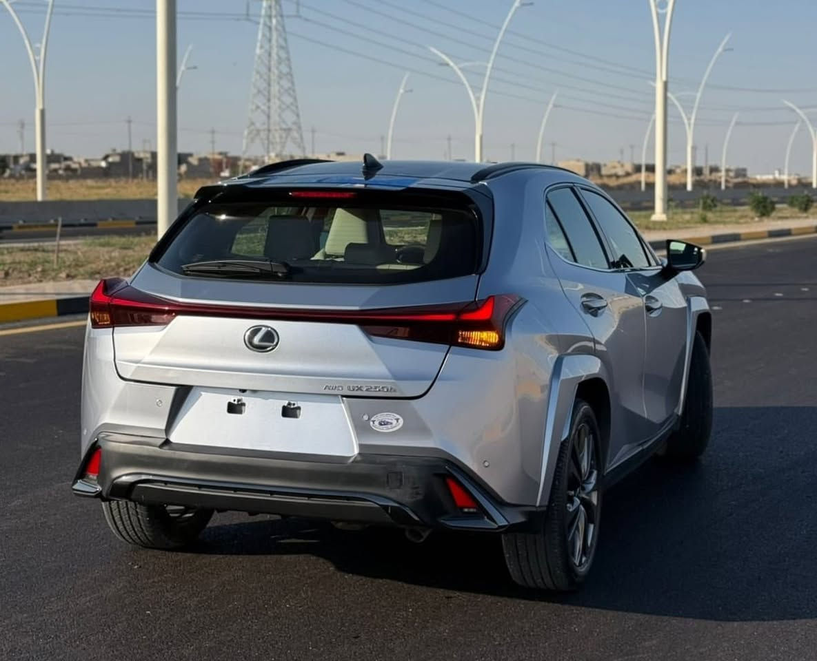 لكزز  ux250h مديل ٢٠٢٤
AWD فول موصفات هايبردفورويل
ماشيه600
                               فول موصفات 
                                       بصمه
                                      رادارات
                                 lEv mood 
‏شاشه وكامره سيدي حجم 8 اقراص

حساسات اماميه وخلفيه ومحيطيه

تبريد وتدفئه بل ممقاعد

مقاعد كهرباء

قياده ذاتيه 

                      السعر 170 وبيها مجال


**إذا كنت صاحب هذا الإعلان وتريد حذفه لأي سبب، رجاءا أرسل رسالة إلى الدعم الفني**