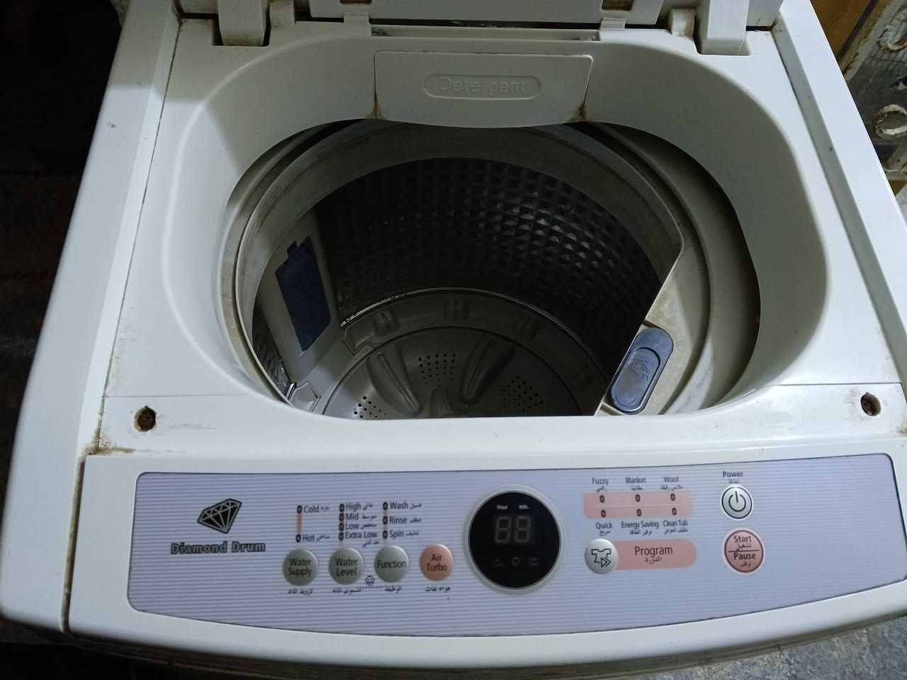 السلام عليكم غساله اوتماتيك نضيفه شغاله شرط الفحص بيه ضمان لان الغساله نضيفه السعر 150 
الرقم ***********
