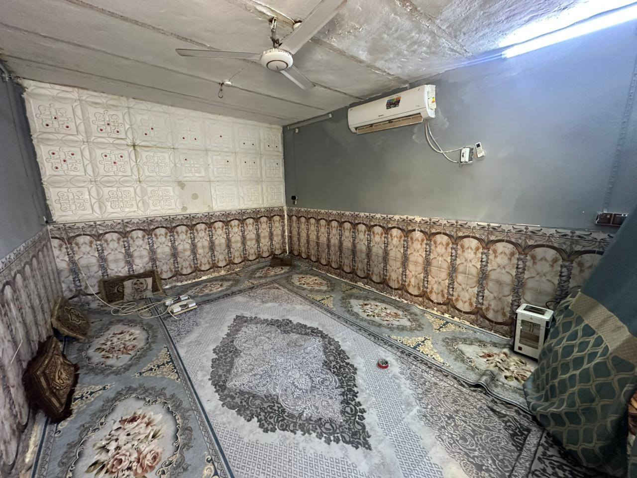 دار للبيع منطقة ال معالي زراعي
مساحه 200 متر بناء بلوك وعكاده
يتكون من 3 غرف برانيه مطبغ برانيه
شارع تبليط مجاري ماي كهرباء 
للأستفسار ↙️⬇️↘️التواصل 
🏠🏠🏠🏠🏠🏠🏠🏠🏠🏠
#مكتب_السراج_للعقارات_و_المقاولات
***********📞
📍عنوان المكتب 📍السماوة _تقاطع الحيدرية _محلات ملعب المثنى
