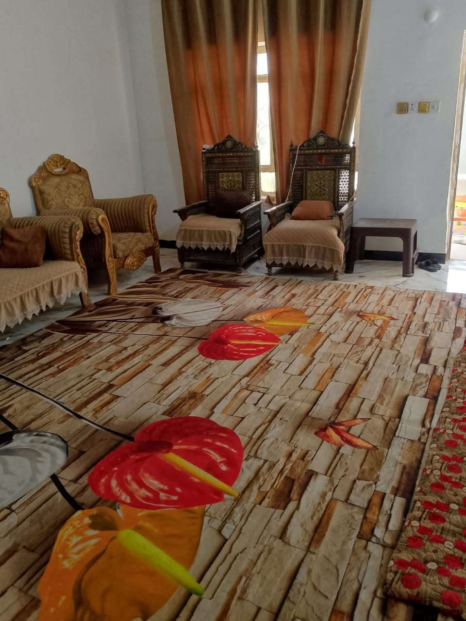 دار للبيع 
يحتوي على غرفه نوم وغرفه سويت  وصاله وستقبال ومطبخ مساحه الدار 200متر سده الهندية معافات حي النصر
***********
