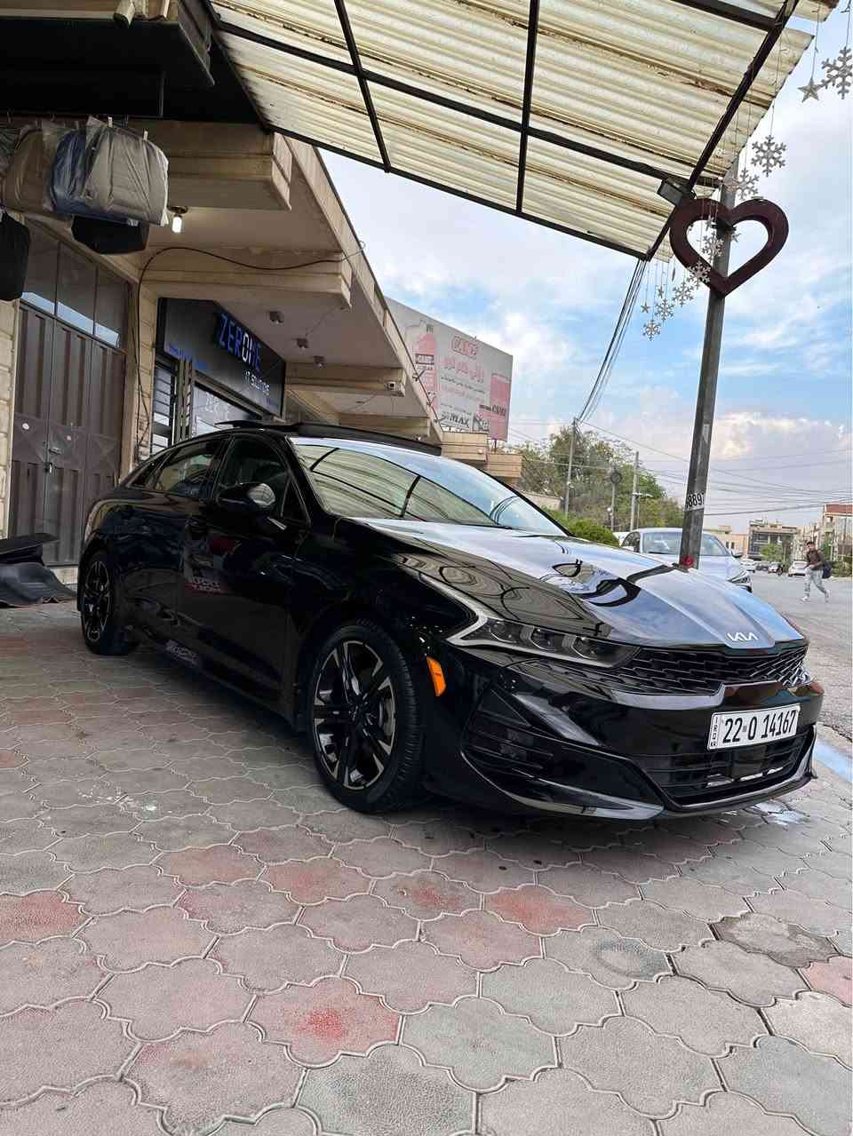 K5 
موديل 2023
ماشيه 42 الف
موصفات GT 
فول موصفات
بانورامه
تشغيل عن بعد
رادار امامي وجانب وخلفي
كشن حار 
كشن كهرب
وباقي الموصفات معروف
سيرفز كامل ما تصرف عليها دينار واحد 
شرط التحويل العنوان اربيل عينكاوه
***********
***********
ملاحضه الضرر مال السياره
بابين صبغ صحفة الراكب 
والدوسه صبغ
وبيها مكان كلش صغير بل صندوق Pdr
والسعر (177 )$وبيها مجال كلش بسيط أربيل, العراق
