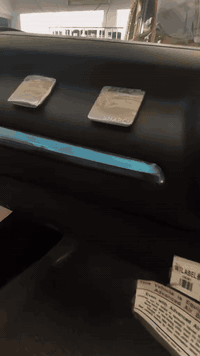 سلام عليكم فورتي موديل 2019 فئة الـS سيارة فول واحد ع واحد ماعدة البصمة سيارة كلش حلوة دوشمة جديدة منضومة غاز بيها ضمان صيانة سنة حادث السيارة مرفق بلمنشور السيارة بيها تنقيص بسيط بدون تبخير السيارة حلوة بشكل السعر 132وبيها مجال بسيط للاستفسار ***********/*********** مكان السيارة مدينة الصدر
